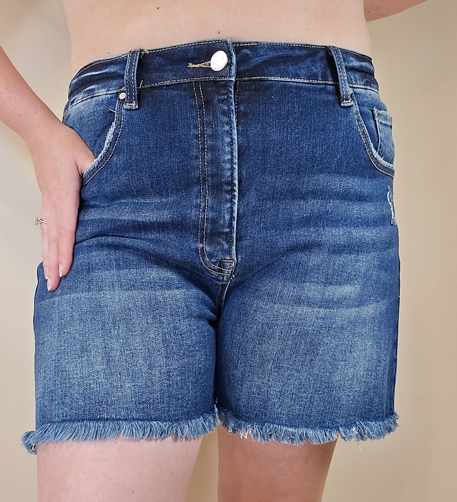 Curvy shorts